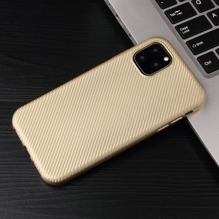 iPhone 11 tok, Carbon Gold arany szénszálas minta